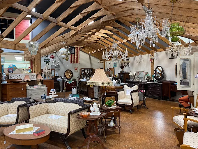 Abandoned Antiques Millington TN — 75,000 Sq. Ft. Antique Mall on US-51