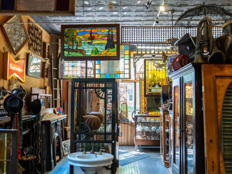 Best antique towns in Missouri including Springfield, St. Charles, and Arrow Rock