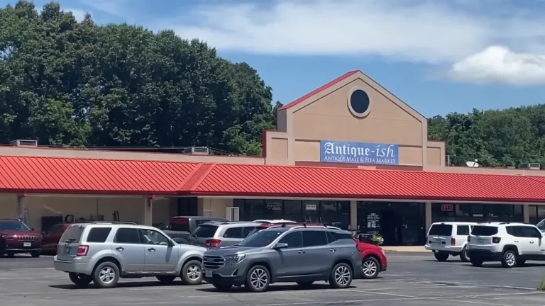 HUGE-Antique-Mall