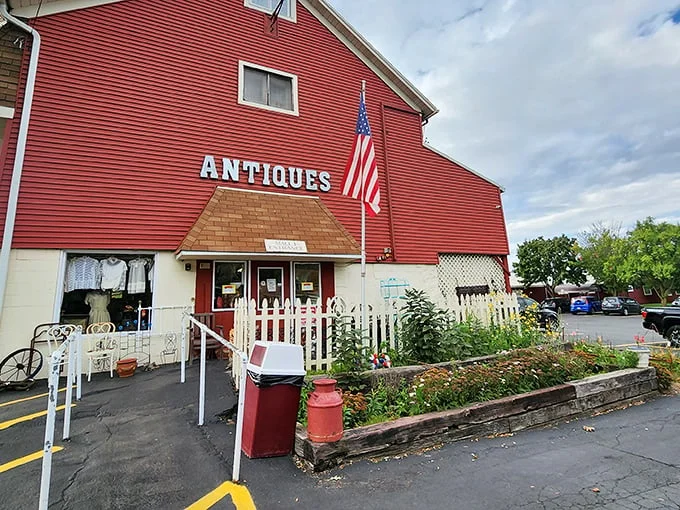 Volo Antique Malls — Illinois’ premier antiquing destination featuring vintage furniture, collectibles, and rare treasures across multiple historic barns in Volo, Illinois.